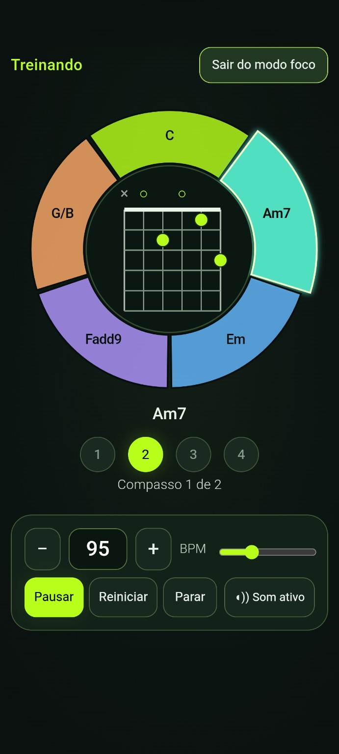 Tela real do TrocaCerta com roda colorida, diagrama central de Am7 e controles de ritmo